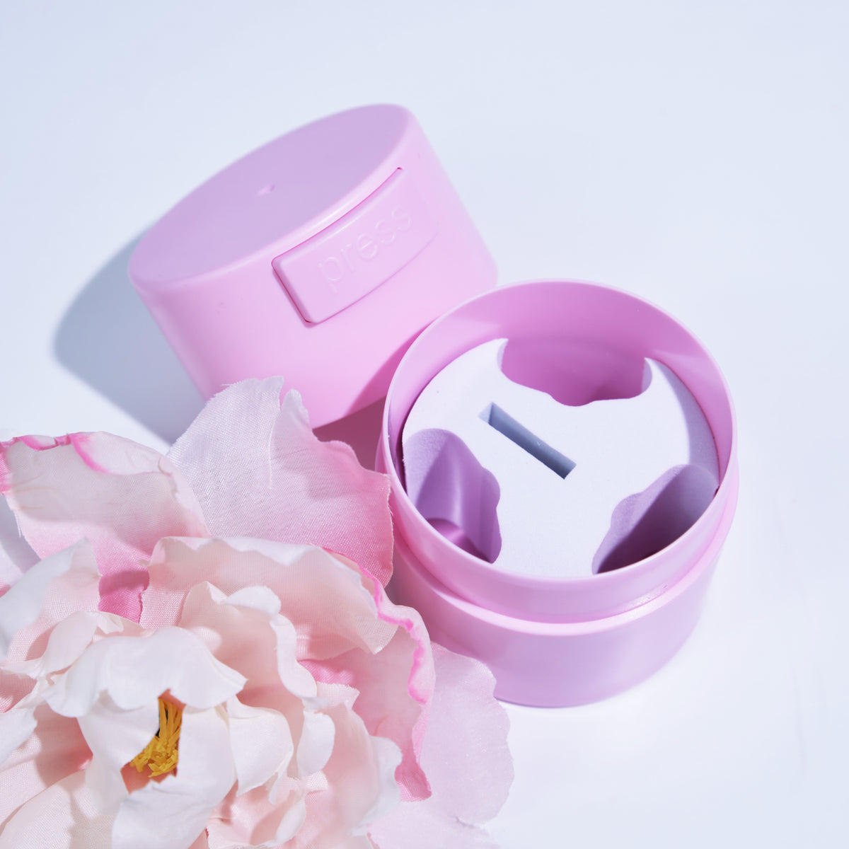CLEARANCE (NO REFUND/ NO RETURN) - Lash Glue Storage Container