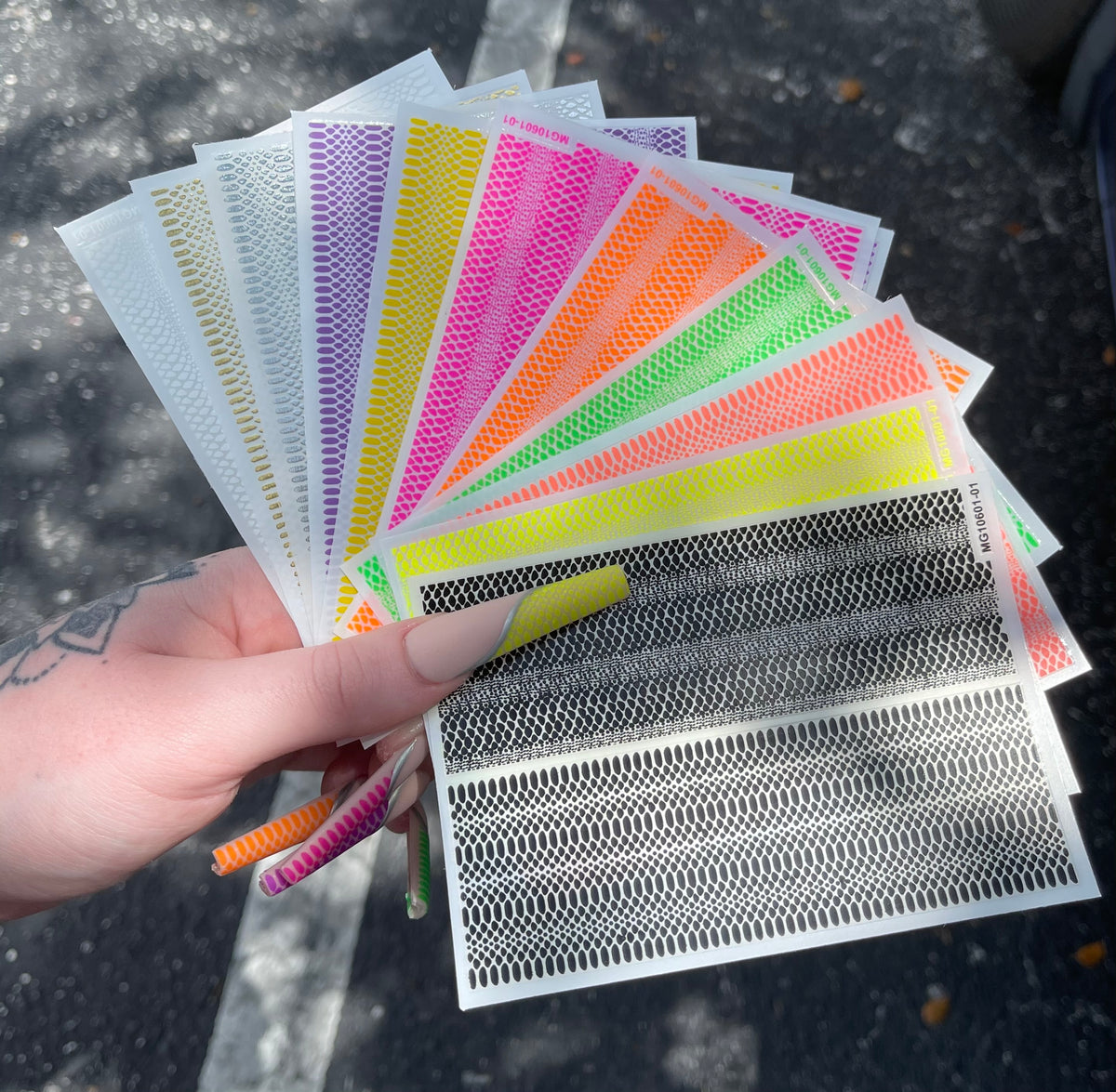 CLEARANCE (NO REFUND/ NO RETURN) - SNAKE SKIN STICKER - 12 Colors