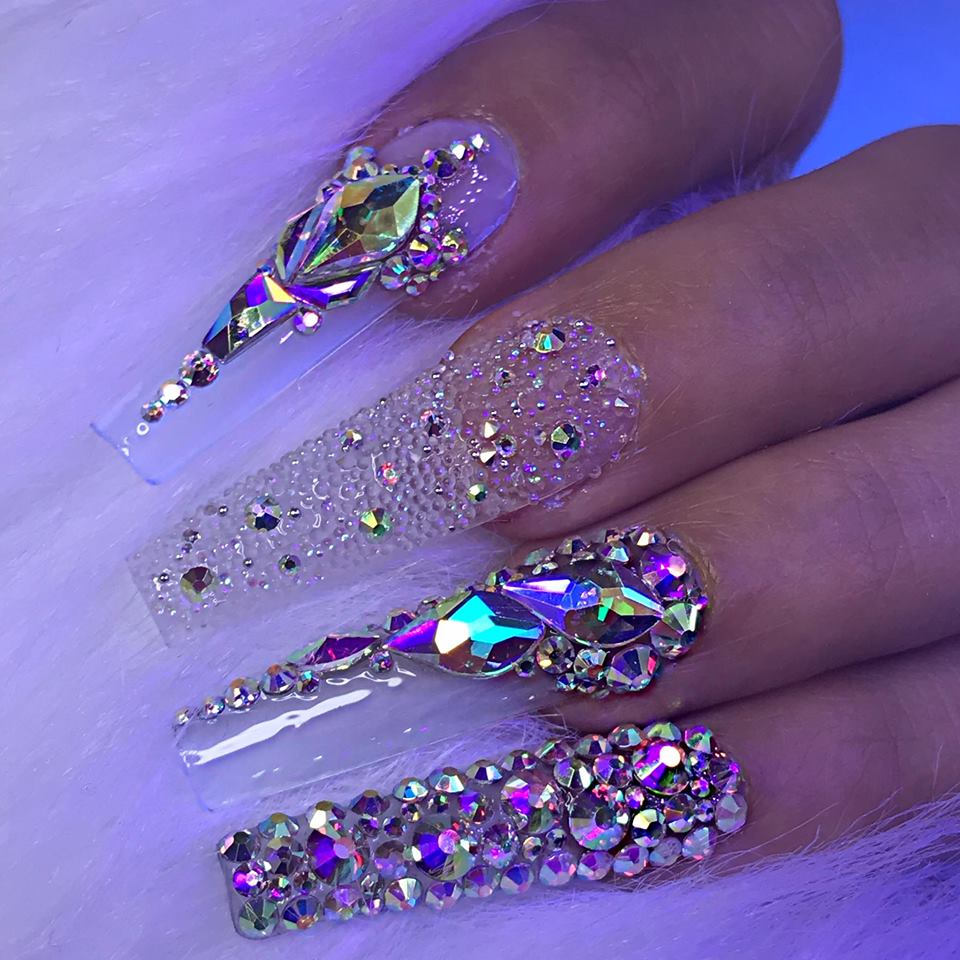 [CLEARANCE - NO REFUND/NO RETURN] Rhinestone Box